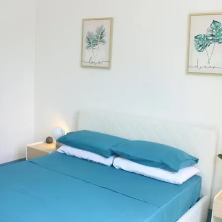 House Apartment *