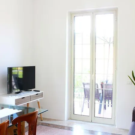 House Apartment *